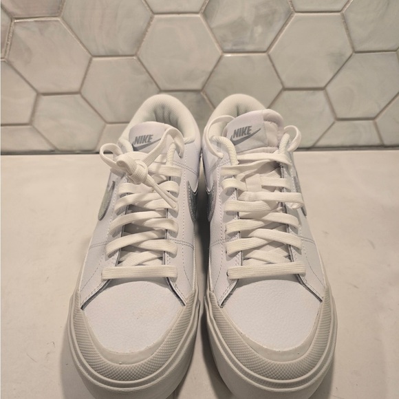 Nike Woman’s Court Legacy Lift Sneakers White & Metallic Silver Size 8.5 NEW Box - Picture 3 of 12